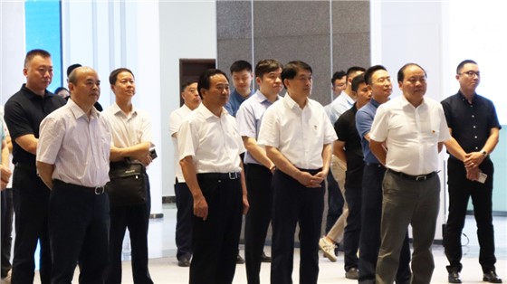 長沙市委常委、市委組織部部長張宏益一行調(diào)研國家網(wǎng)絡安全產(chǎn)業(yè)園區(qū)（長沙），并參觀我司布展的園區(qū)展示推廣中心項目